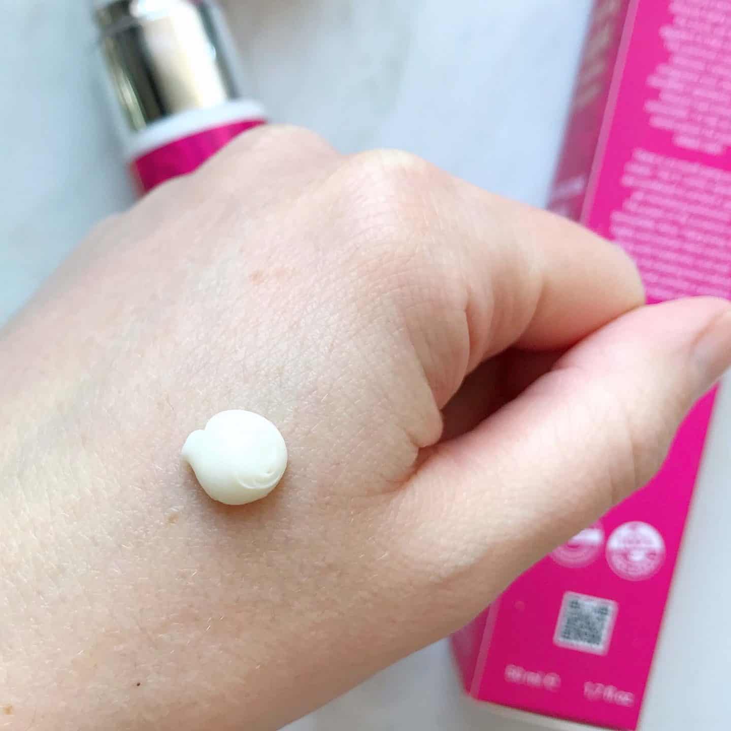 Pure & Light Organic Skincare Revitalising Facial Exfoliation Dual-Action Cleansing Cream formula