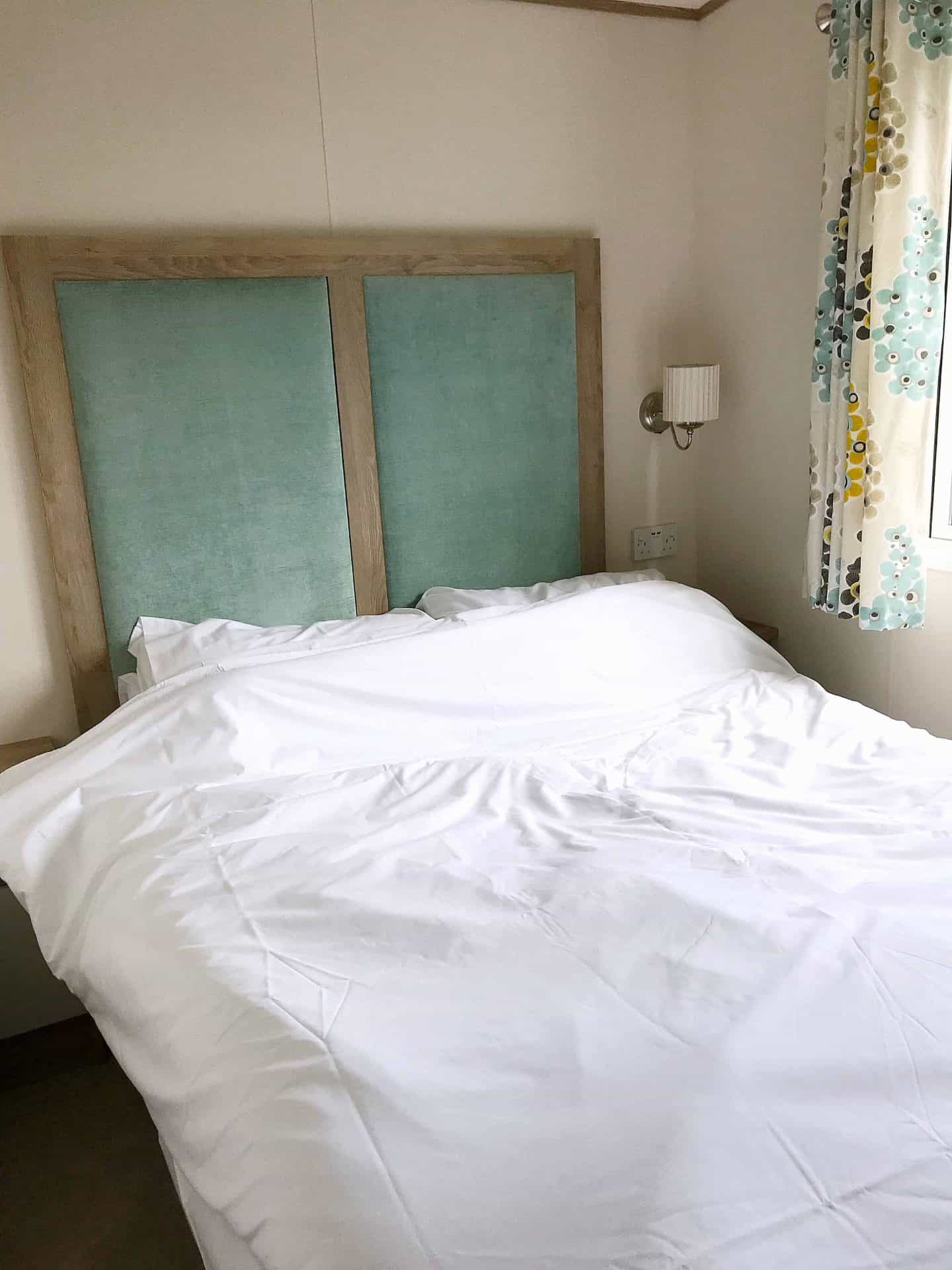 Double room in a static caravan at Trevornick, near Newquay