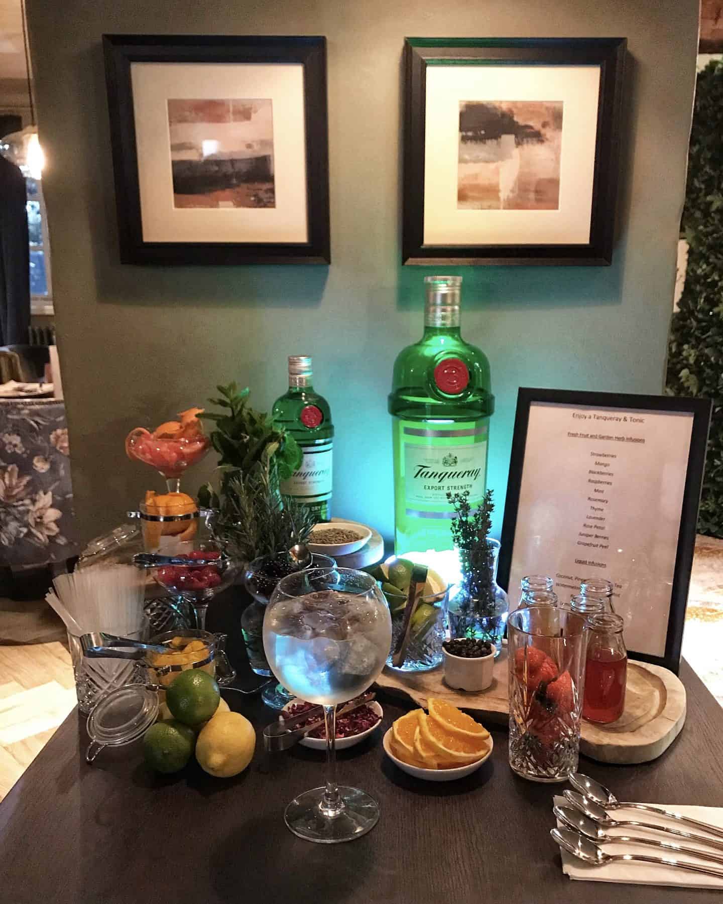Customising my gin at the Black Horse Pub and Restaurant
