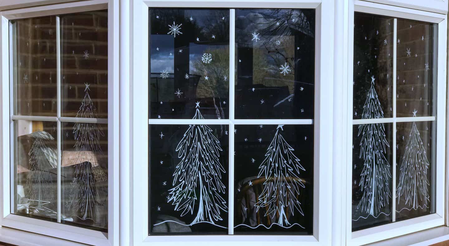 How to Decorate Your Windows for Christmas with Chalk Pens pinkscharming