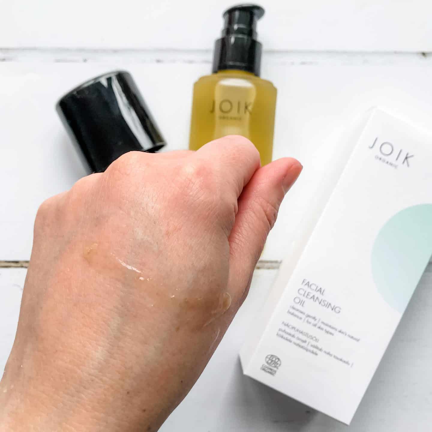 Joik Organic Facial Cleansing Oil formula