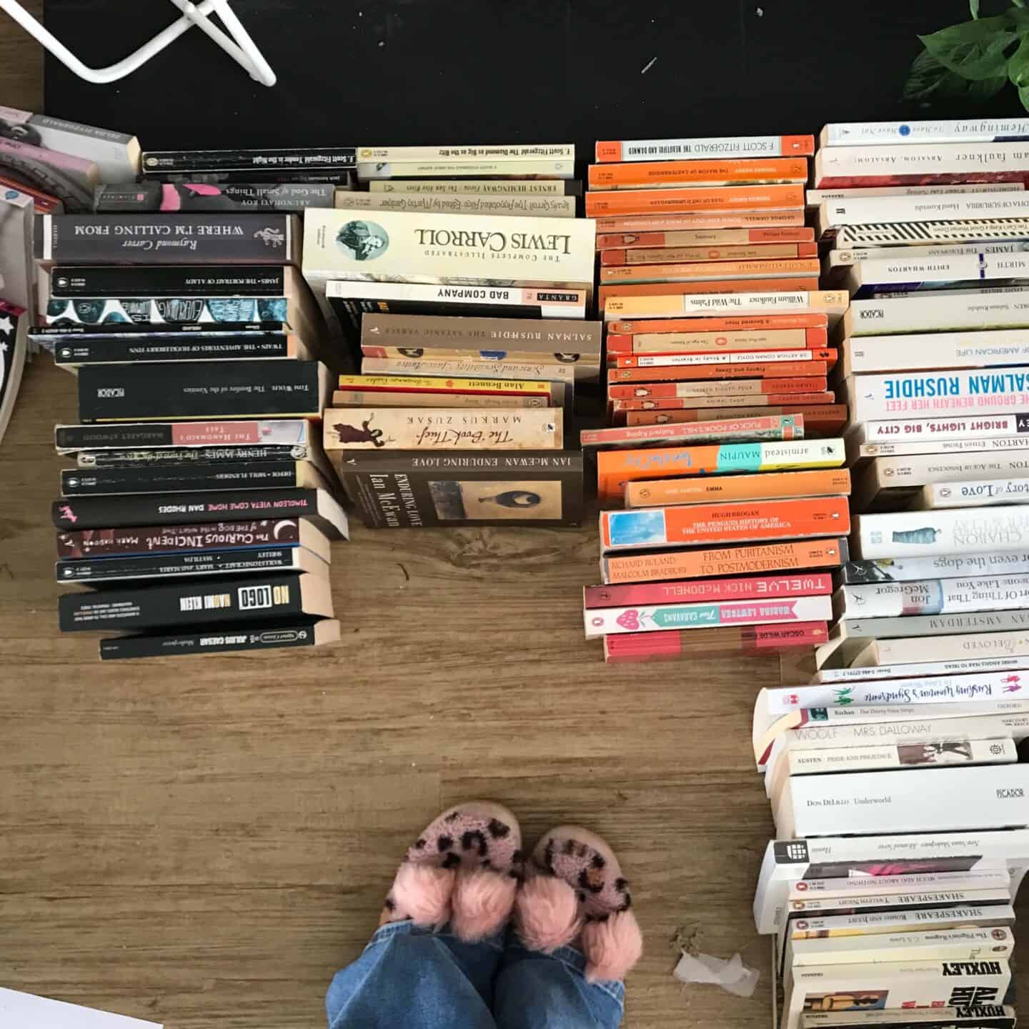 Organising-books-by-colour