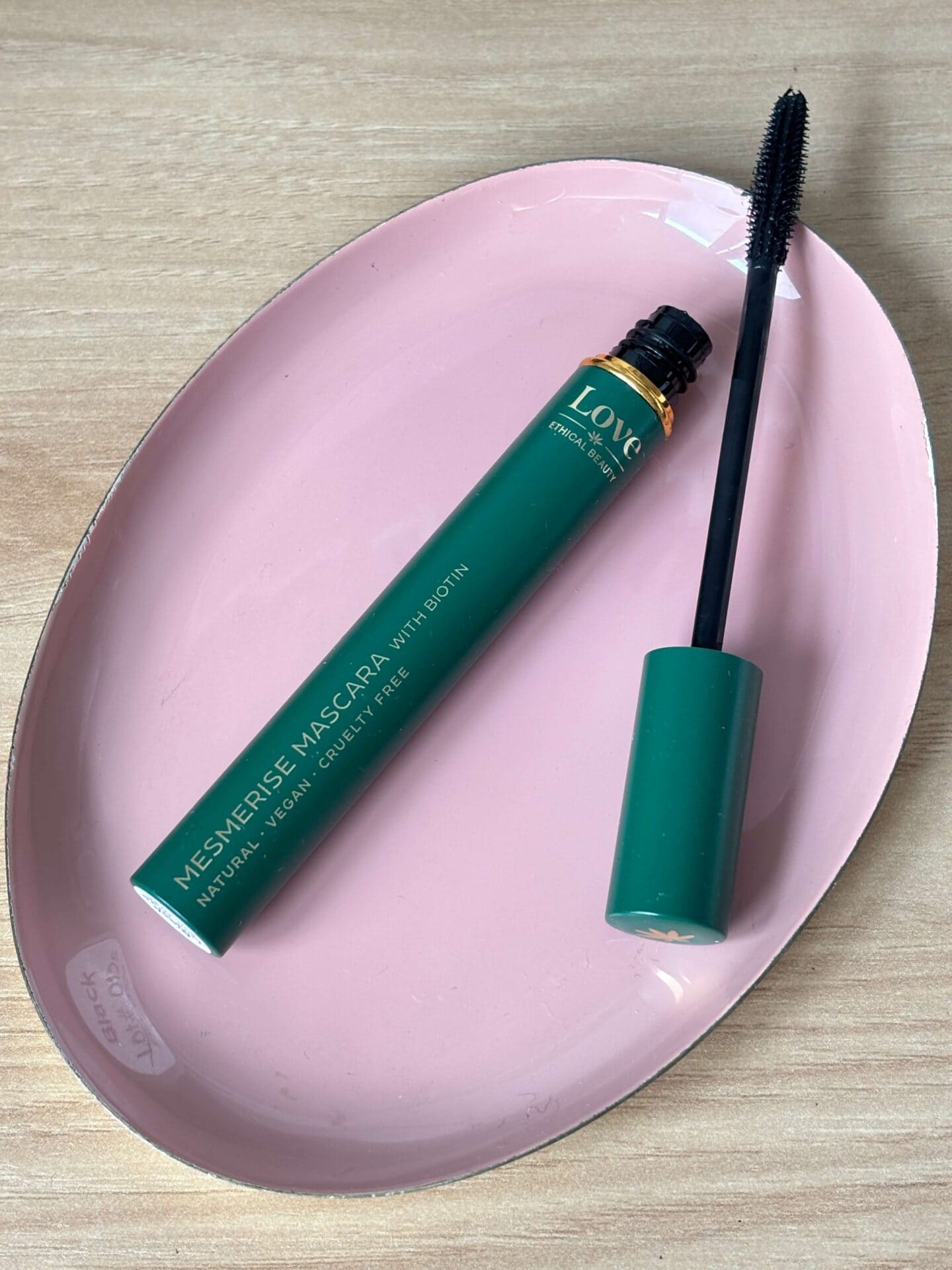 Love Ethical Beauty Mesmerise Organic Mascara Review