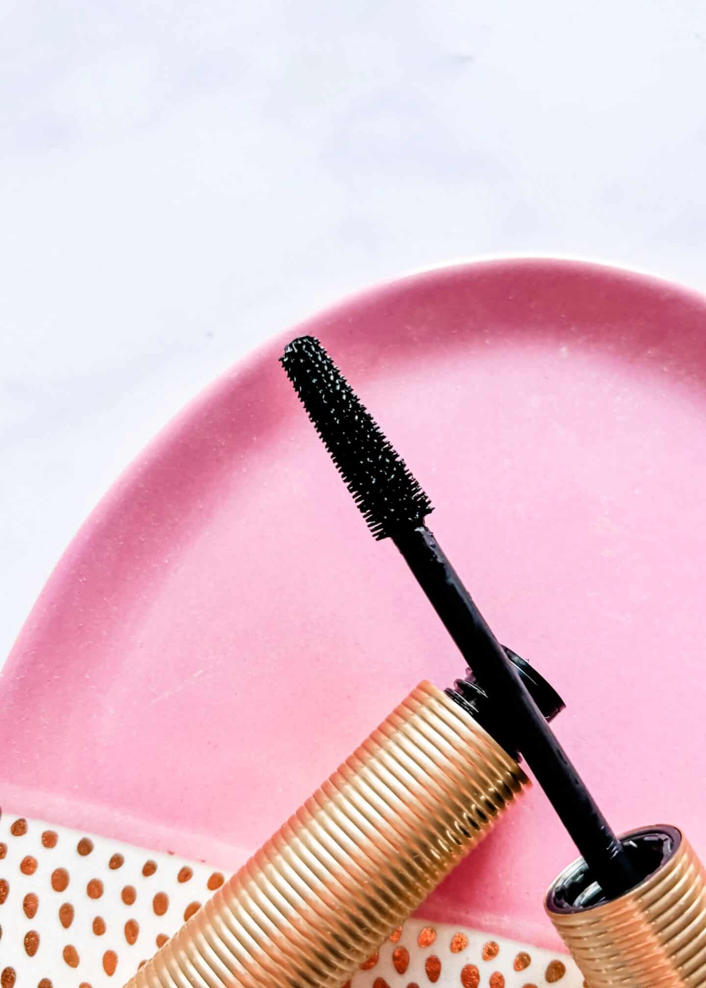 Close up of the Eco by Sonya Mitzi Mascara brush